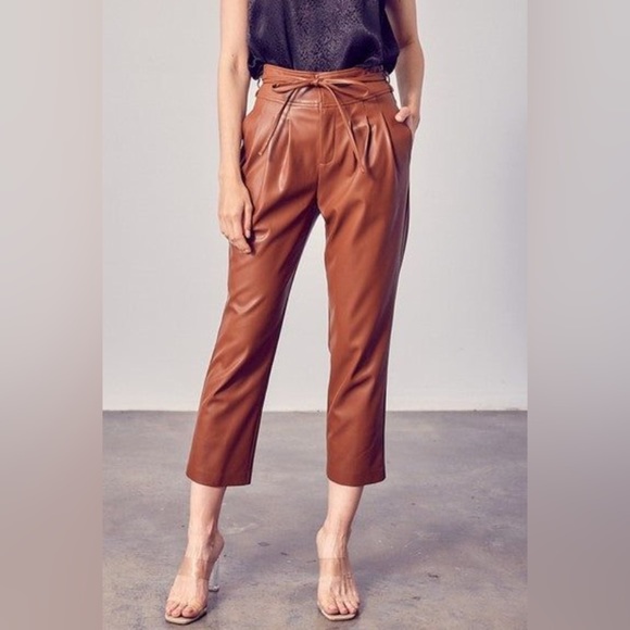 NWT DO+BE High Rise Vegan Leather Cropped Pants Brown Size Small - Picture 1 of 9